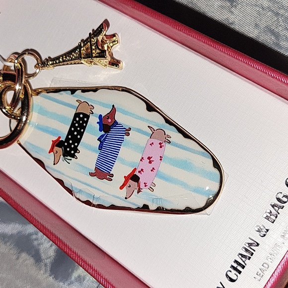 Piper K Dachshund With French Twist And Eiffel Tower Key Chain & Bag Charm - Picture 5 of 6